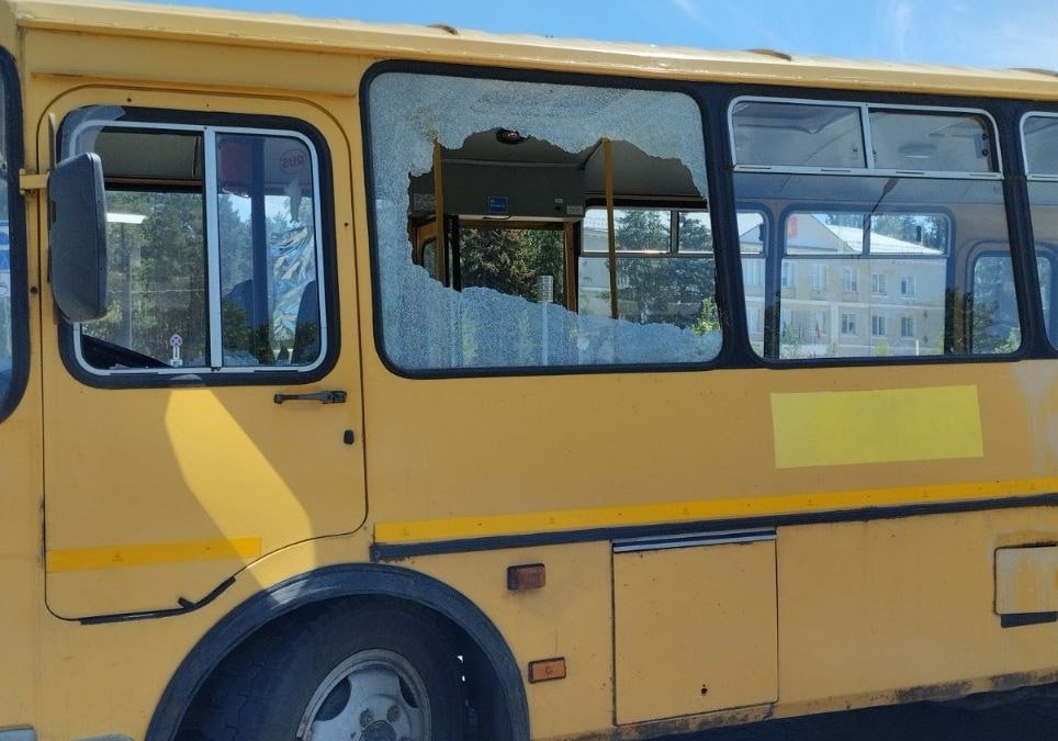 Автобус шебекино 109 белгород. 119 Автобус Шебекино. Обстрел маршрутки в Смоленске. Автобусщебекино дрон. Автобусщебекино Белгород дрон