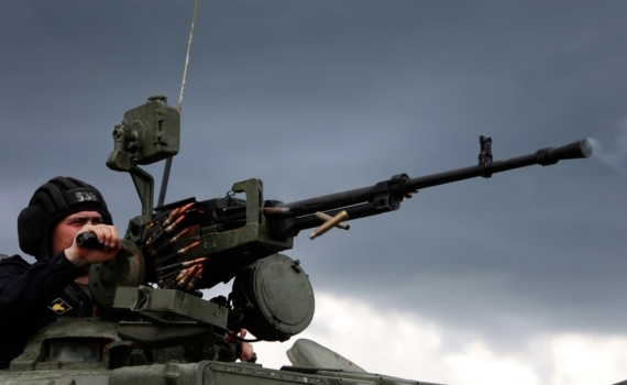 Нынешняя Украина - это просто танк, едущий на Россию, которым управляют другие, заявил эксперт