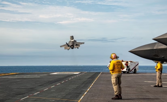 Китай обсуждает судьбу Венесуэлы с американскими дипломатами Китай обсуждает судьбу Венесуэлы с американскими дипломатами